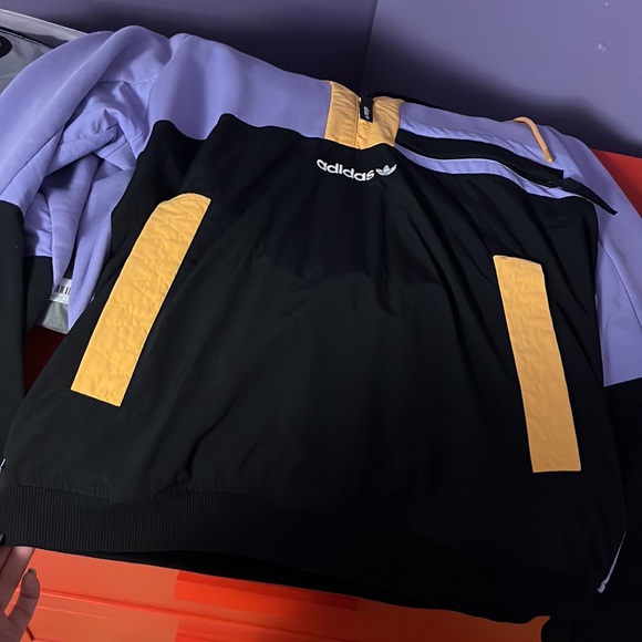 Small adidas windbreaker jacket, great condition never worn - Picture 2 of 3